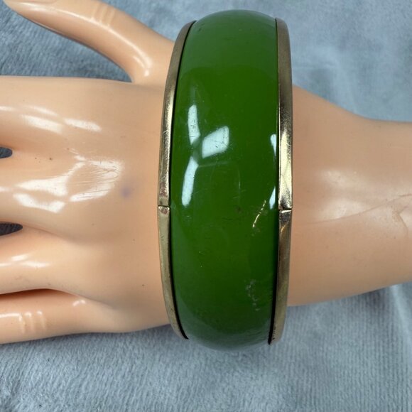 Vintage Gold-Tone & Green Enamel Slip on Bangle Bracelet Women Larger Size - Picture 3 of 16